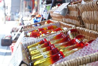 土産物店の店先